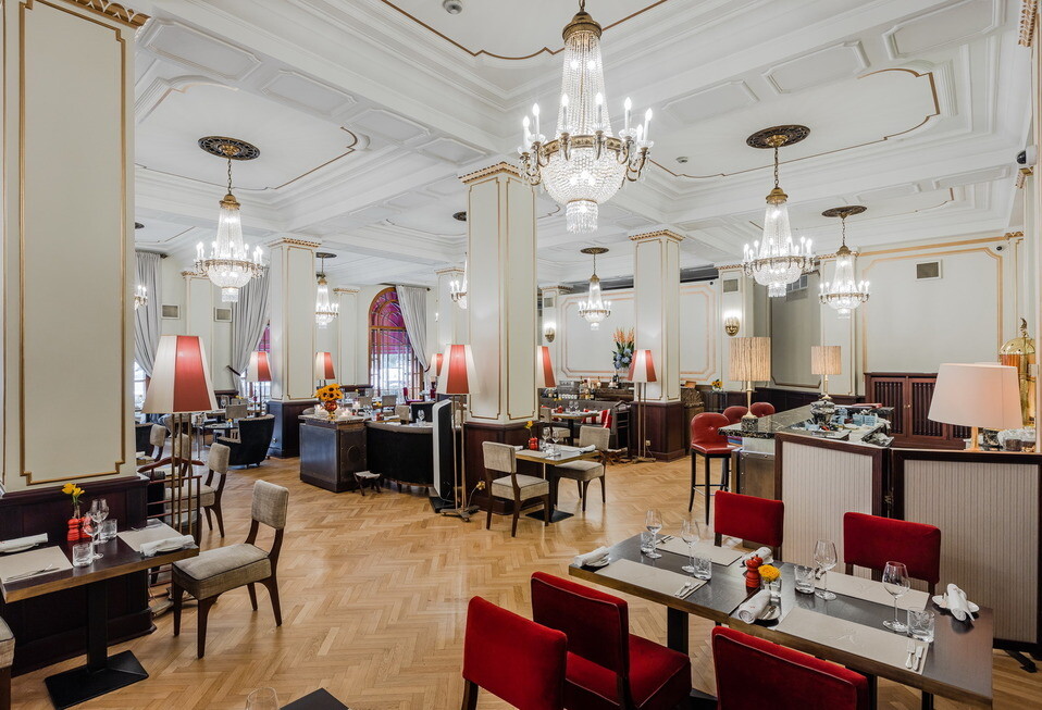 Победа ресторан спб. Ресторан Астория Санкт-Петербург. Astoria Restaurant Питер. Ресторан Астория Санкт-Петербург меню. Астория Питер интерьеры.