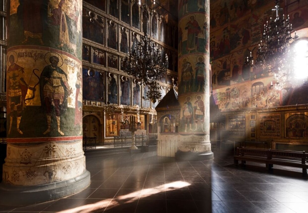 внутри московского собора
