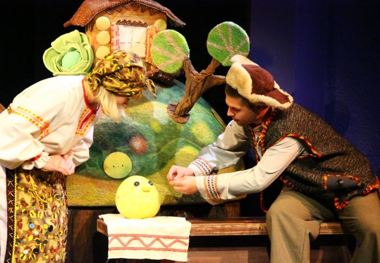 Кроссворд по театральному искусству. Народный театр сканворд. Кроссворд театр. Кроссворд театр музыкальной комедии. Народный театр сканворд.